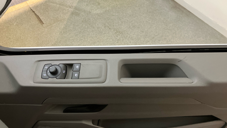 Volkswagen Transporter T32 Swb Electric 160kW 65kWh Commerce Pro Van Auto